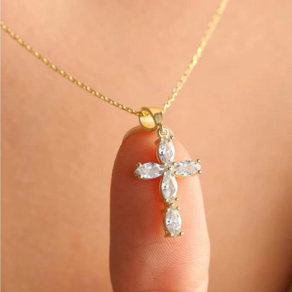 Cross Necklace ✨NWT✨ - Picture 6 of 7